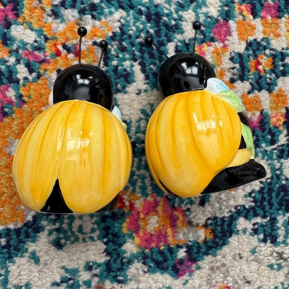 Burton‎ and Burton ladybug salt and pepper shakers